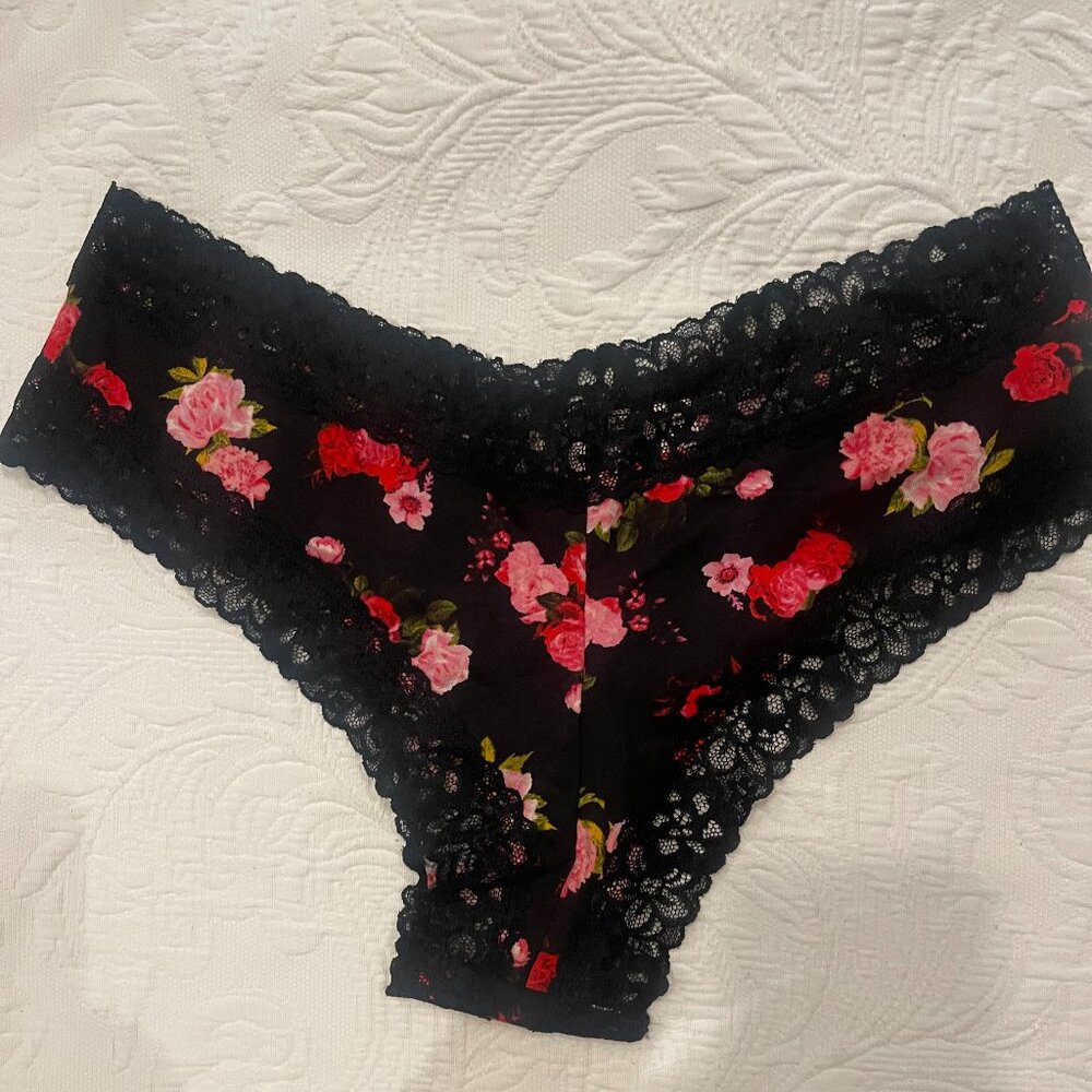 Victoria's Secret Printed panty with lace